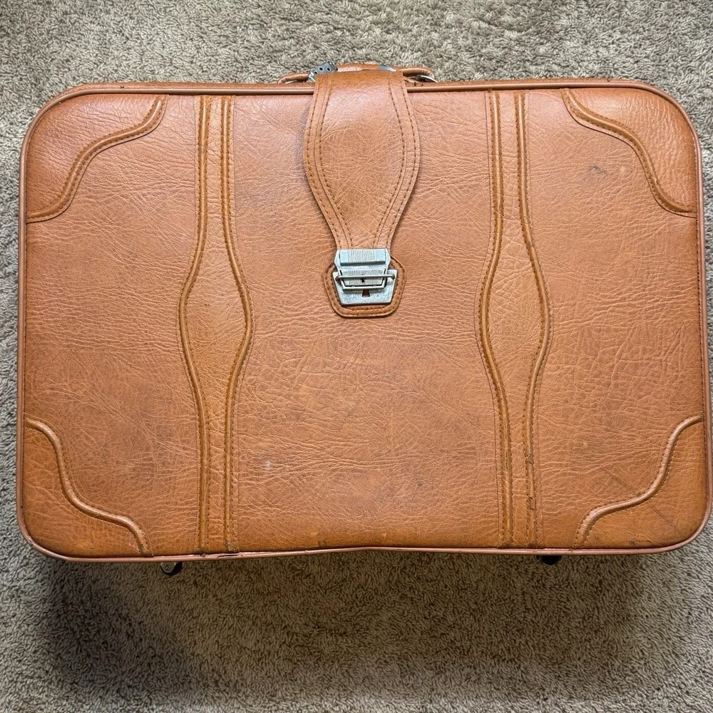 Vintage Monarch‎ Luggage 2 Pc Brown Faux Leather Suitcase Set w/ Wheels & Keys